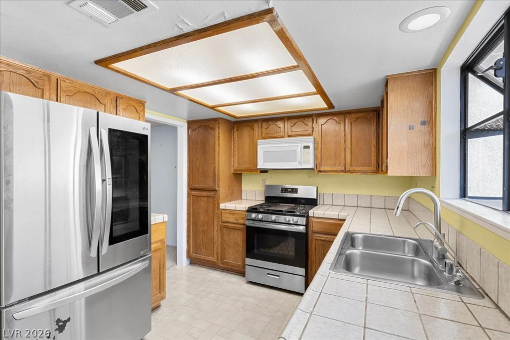 5717 Pearldrop, Las Vegas, NV 89107
