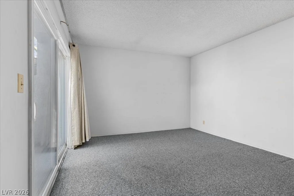 5717 Pearldrop, Las Vegas, NV 89107