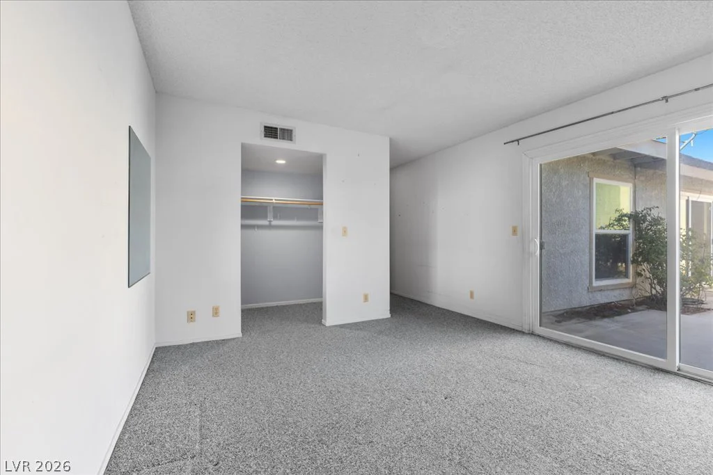 5717 Pearldrop, Las Vegas, NV 89107