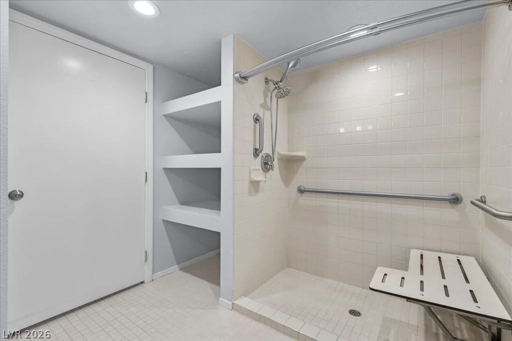 5717 Pearldrop, Las Vegas, NV 89107