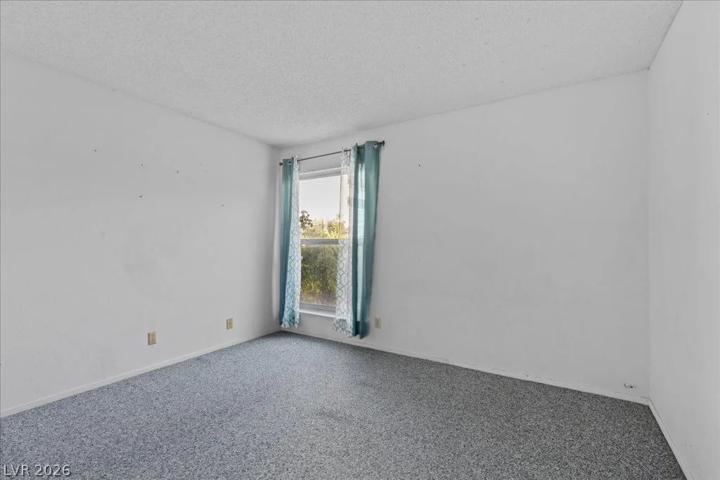 5717 Pearldrop, Las Vegas, NV 89107