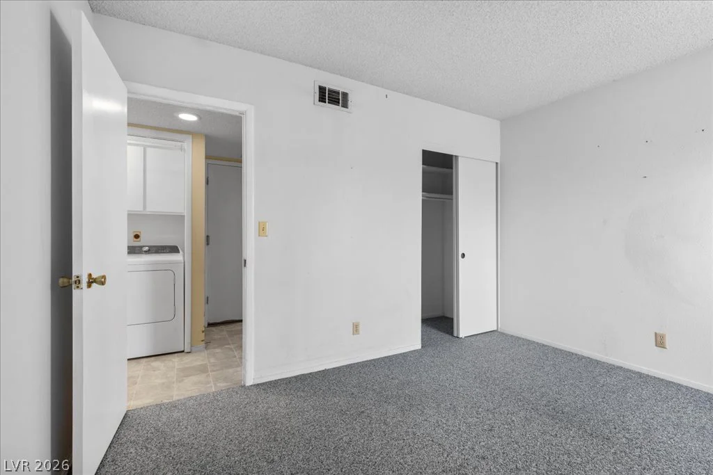 5717 Pearldrop, Las Vegas, NV 89107
