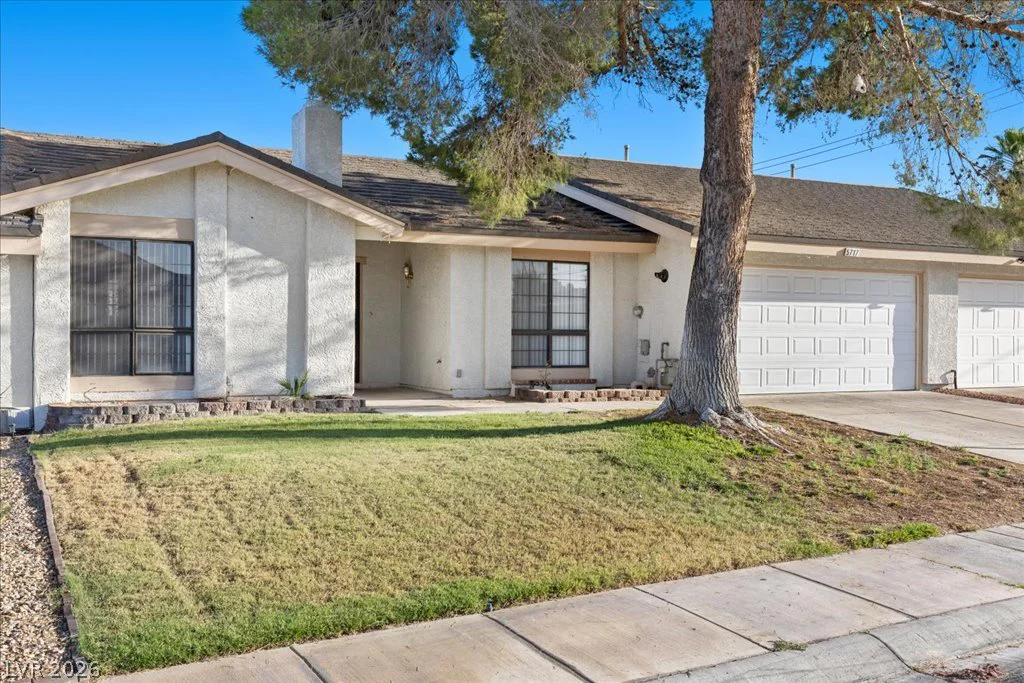 5717 Pearldrop, Las Vegas, NV 89107