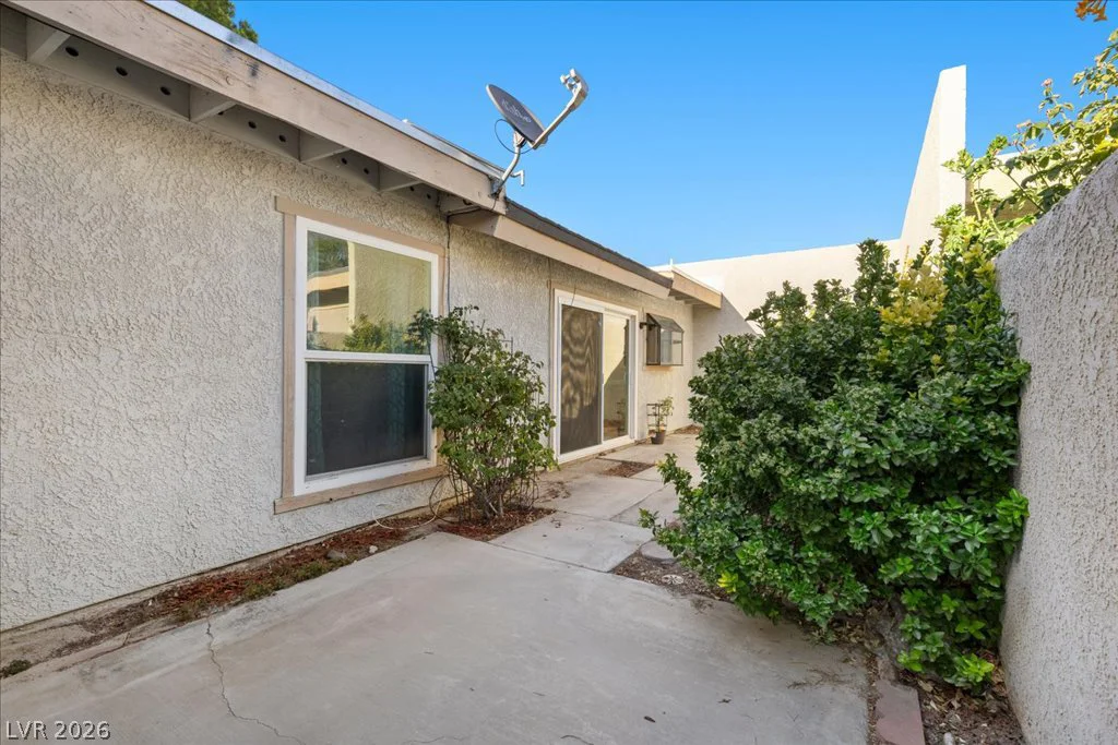 5717 Pearldrop, Las Vegas, NV 89107
