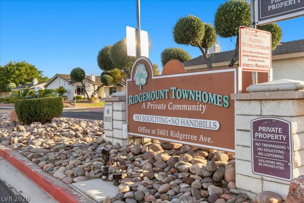 5717 Pearldrop, Las Vegas, NV 89107