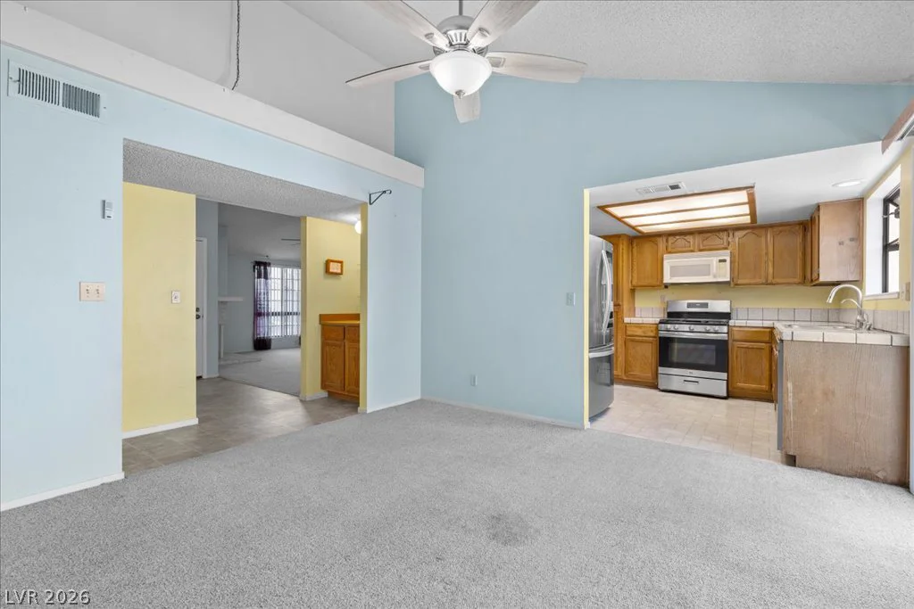 5717 Pearldrop, Las Vegas, NV 89107