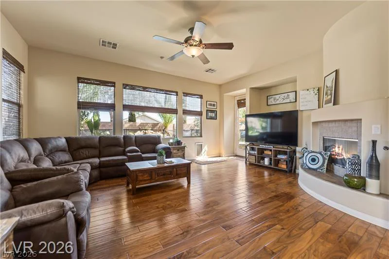 6864 Desert Island, Las Vegas, NV 89149