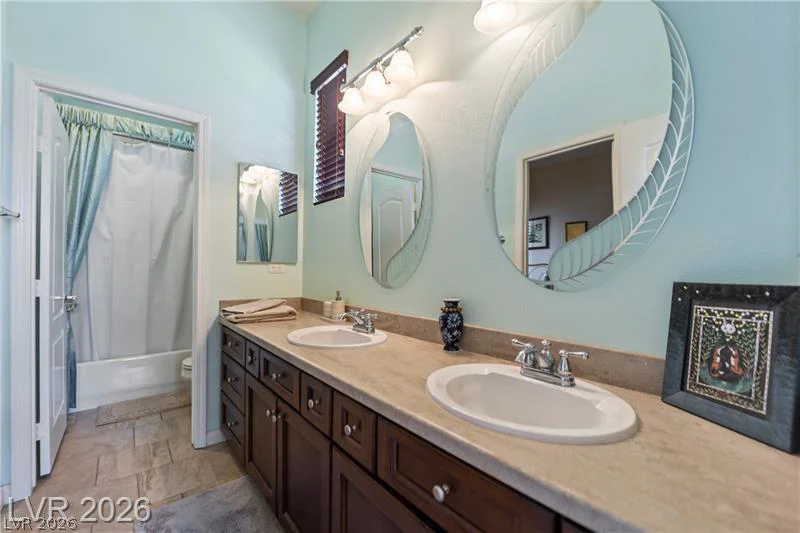 6864 Desert Island, Las Vegas, NV 89149