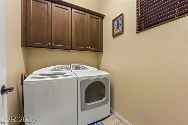 6864 Desert Island, Las Vegas, NV 89149