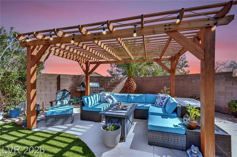 6864 Desert Island, Las Vegas, NV 89149