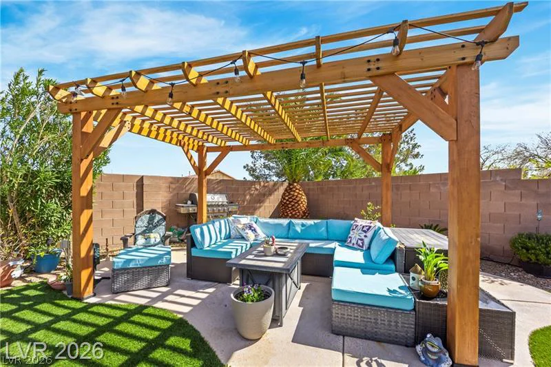 6864 Desert Island, Las Vegas, NV 89149