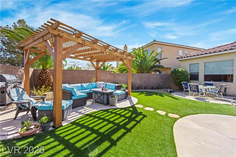 6864 Desert Island, Las Vegas, NV 89149