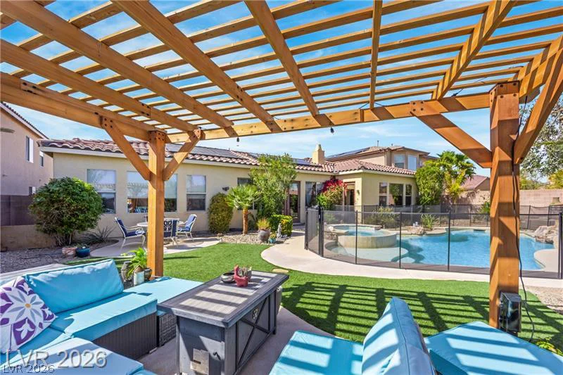 6864 Desert Island, Las Vegas, NV 89149