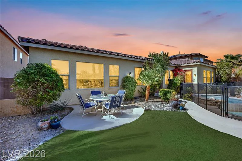 6864 Desert Island, Las Vegas, NV 89149