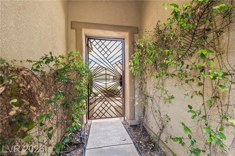 6864 Desert Island, Las Vegas, NV 89149