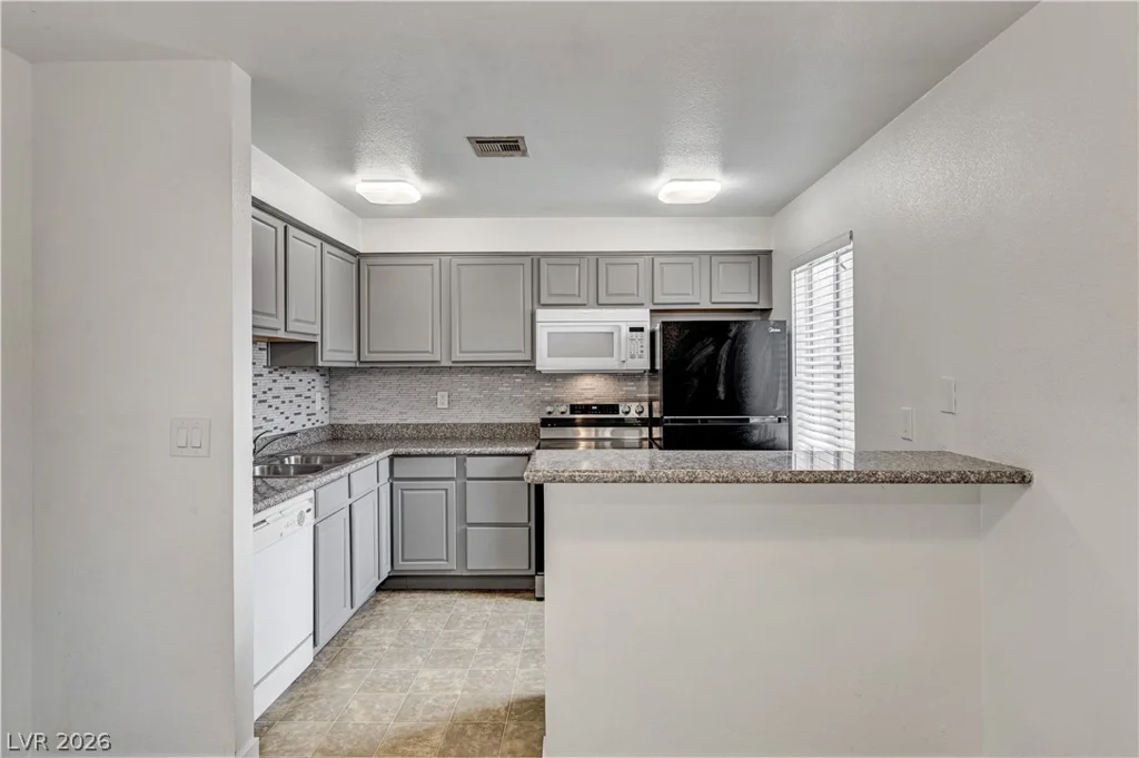 5404 River Glen, Las Vegas, NV 89103