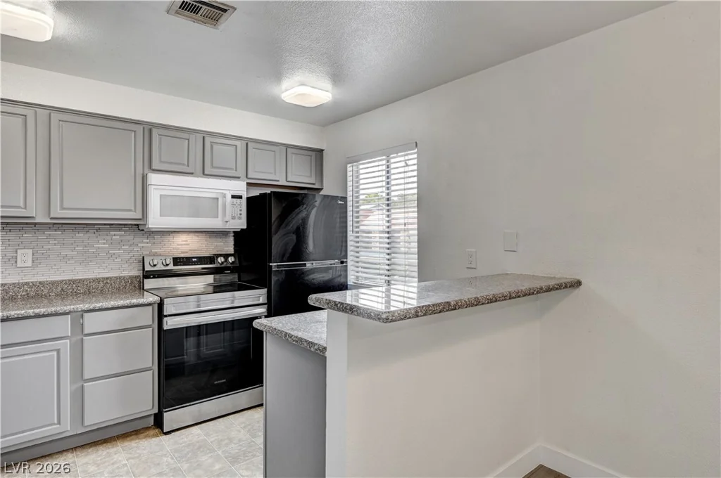 5404 River Glen, Las Vegas, NV 89103