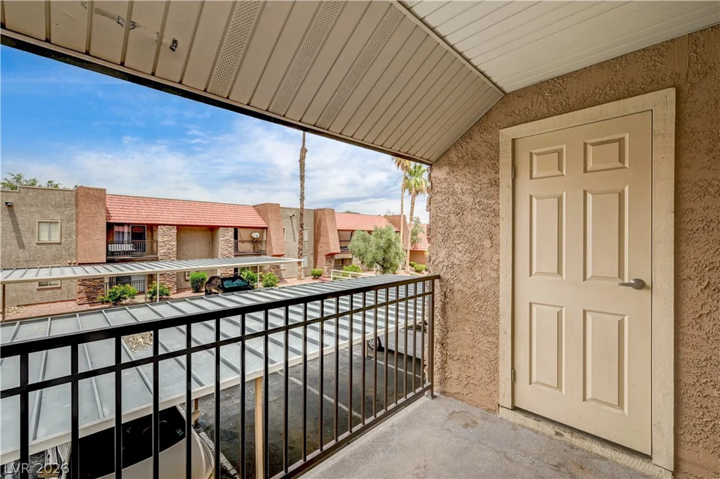 5404 River Glen, Las Vegas, NV 89103