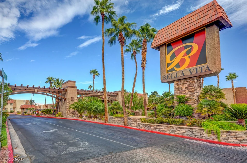 5404 River Glen, Las Vegas, NV 89103