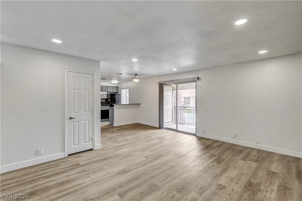 5404 River Glen, Las Vegas, NV 89103