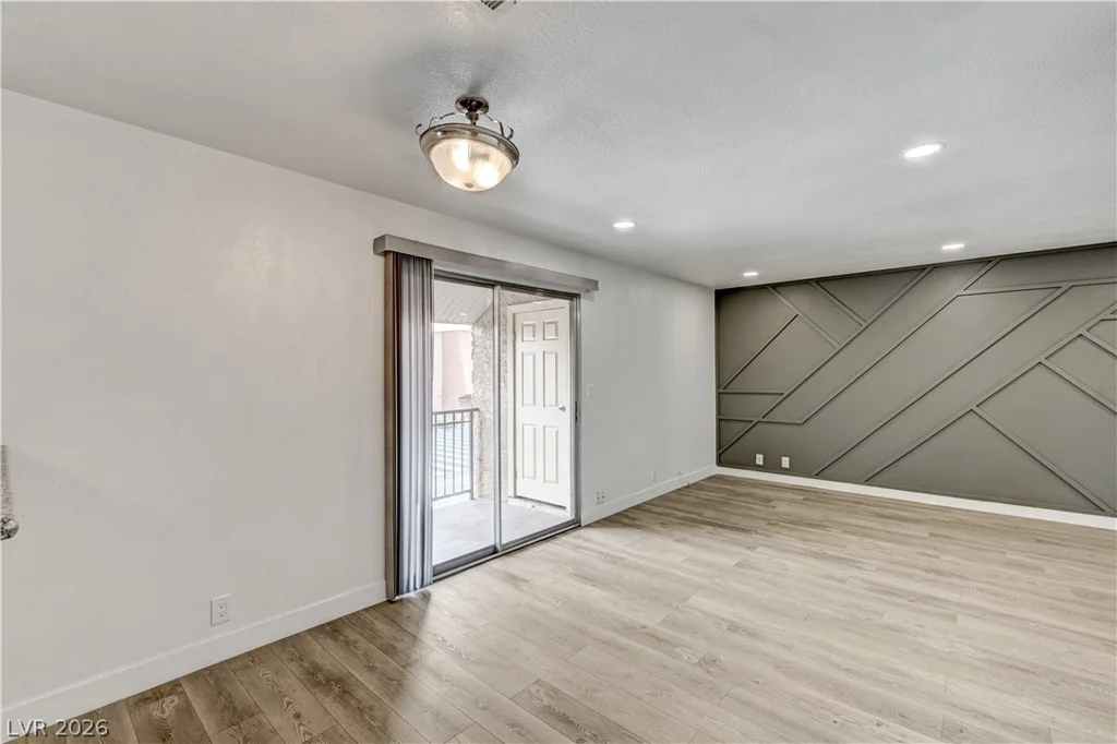 5404 River Glen, Las Vegas, NV 89103