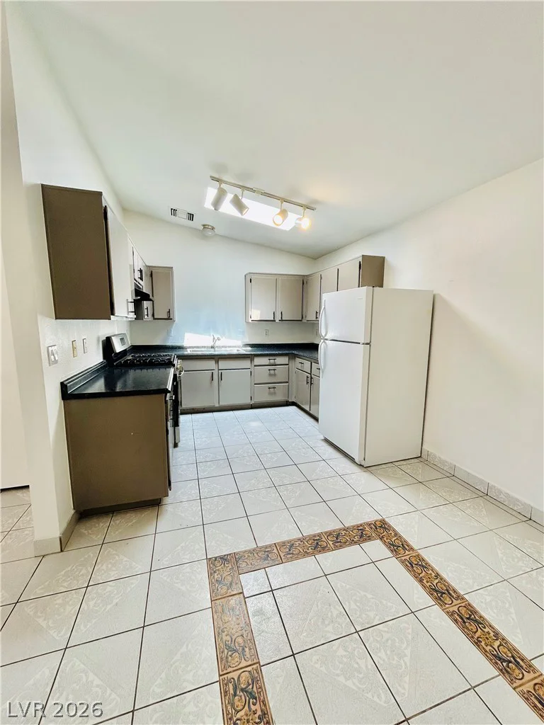 1918 King Hill, Las Vegas, NV 89106