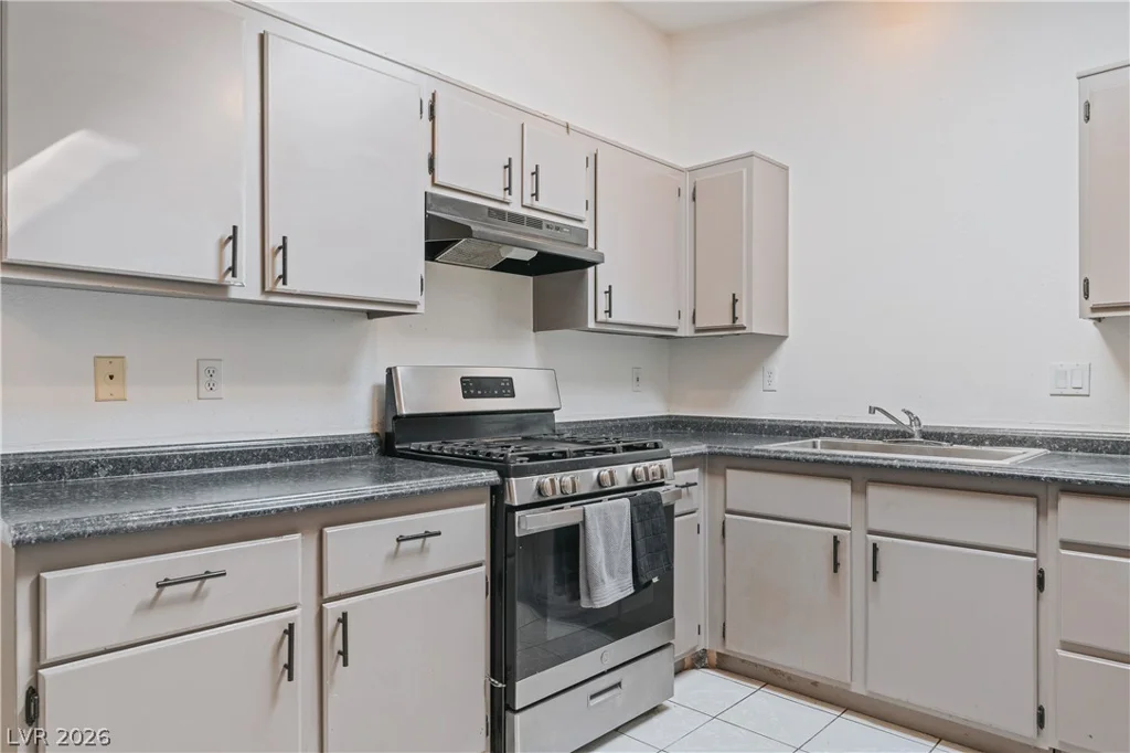 1918 King Hill, Las Vegas, NV 89106