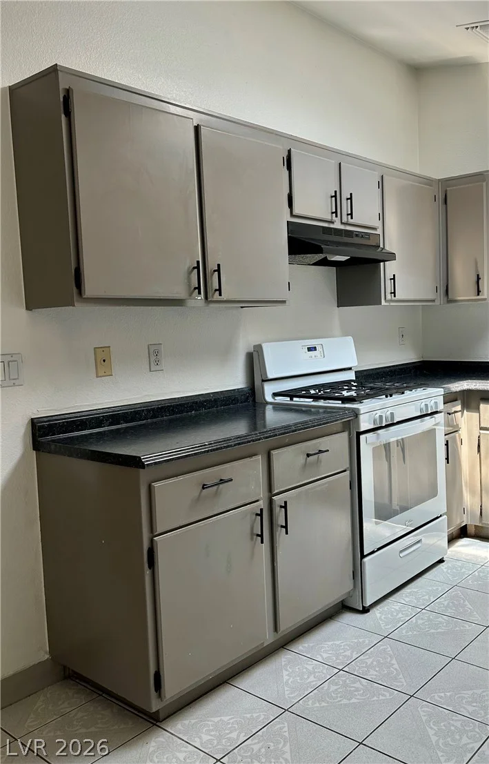 1918 King Hill, Las Vegas, NV 89106