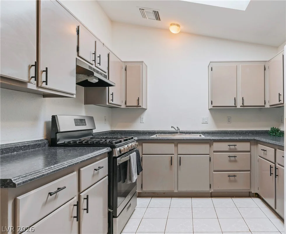 1918 King Hill, Las Vegas, NV 89106