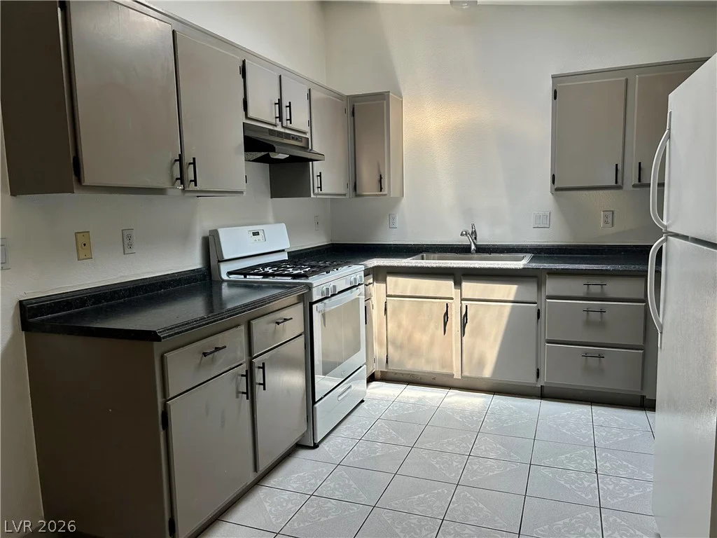 1918 King Hill, Las Vegas, NV 89106