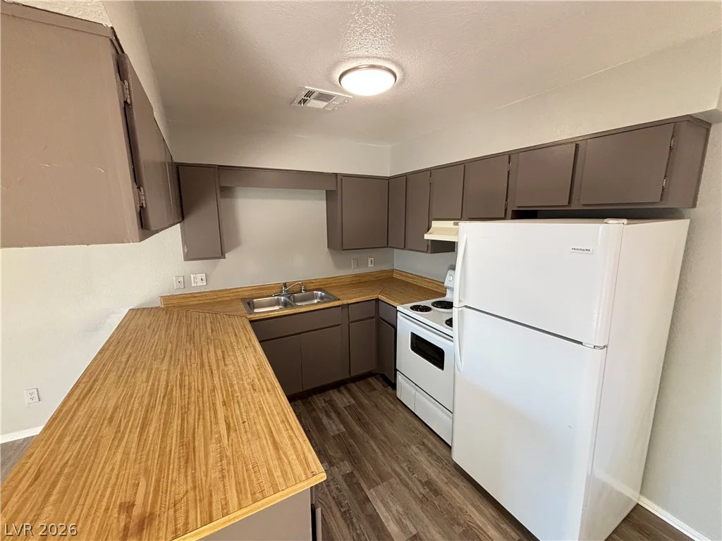 2205 Jones, Las Vegas, NV 89108