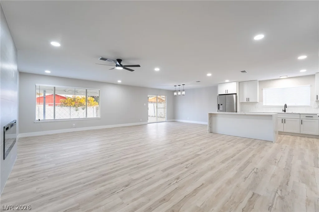 4185 Vancouver, Las Vegas, NV 89121