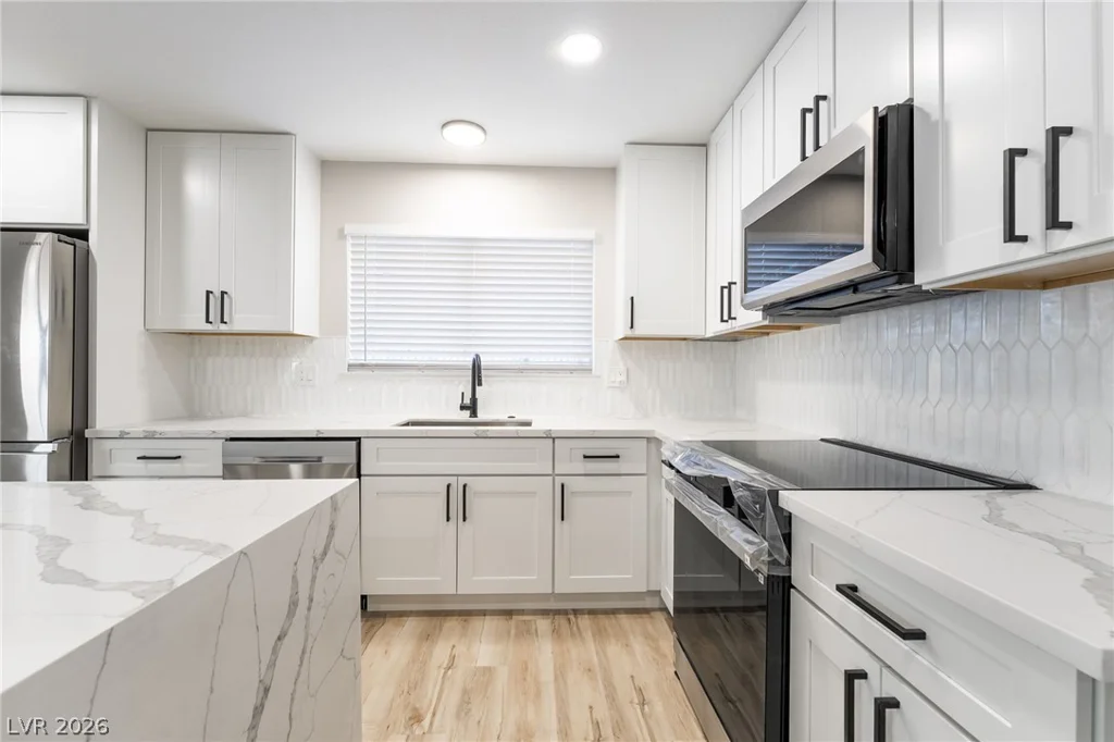 4185 Vancouver, Las Vegas, NV 89121
