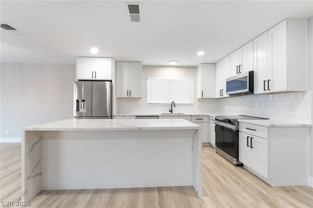 4185 Vancouver, Las Vegas, NV 89121
