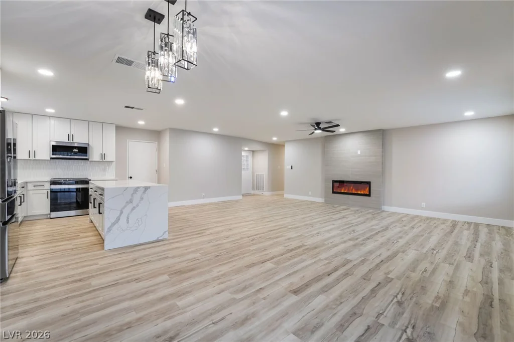 4185 Vancouver, Las Vegas, NV 89121