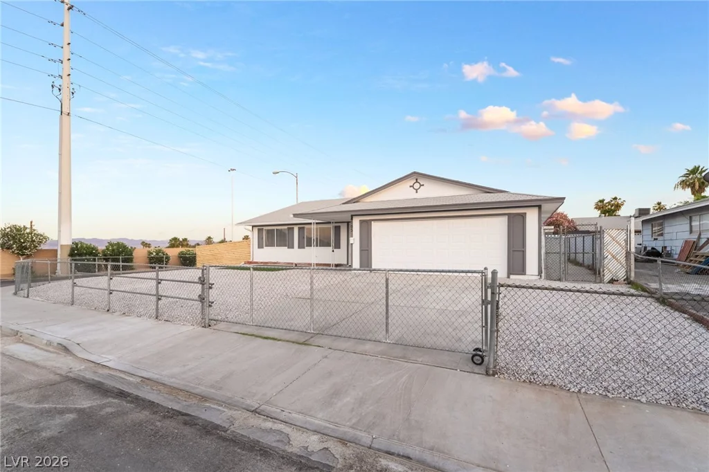 4185 Vancouver, Las Vegas, NV 89121