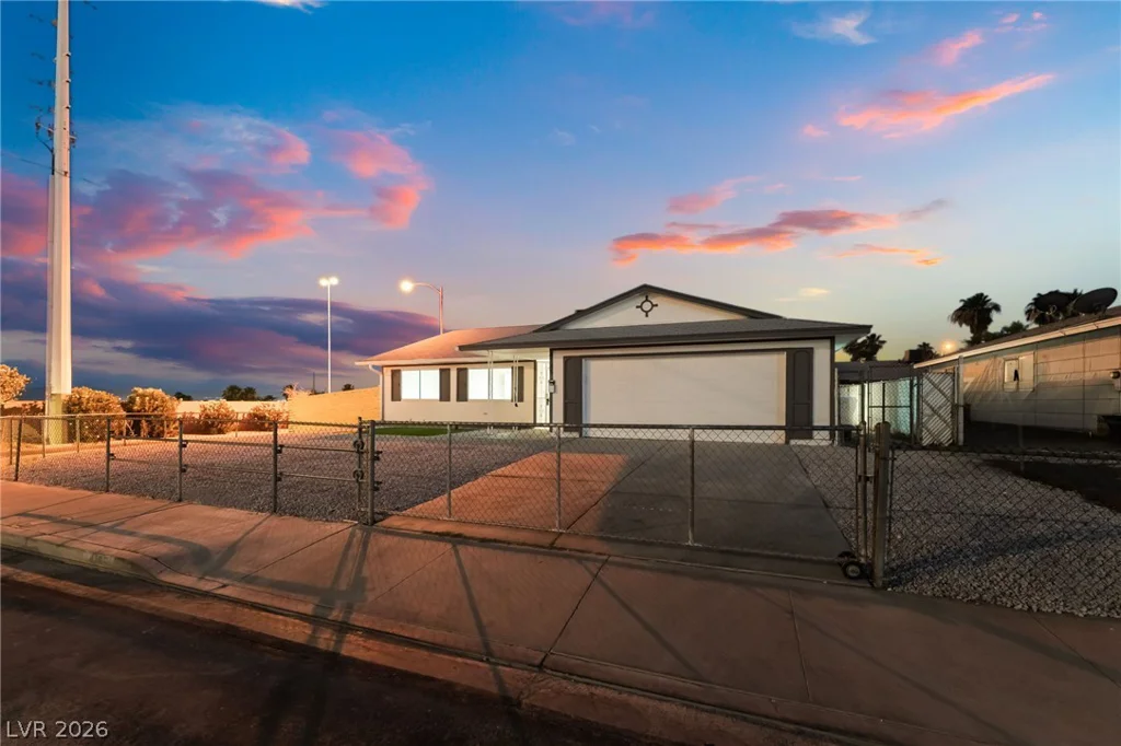 4185 Vancouver, Las Vegas, NV 89121