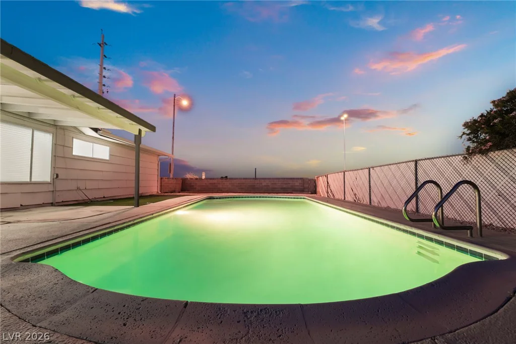 4185 Vancouver, Las Vegas, NV 89121