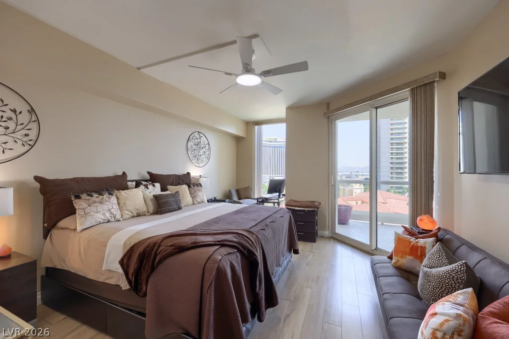 2747 Paradise, Las Vegas, NV 89109