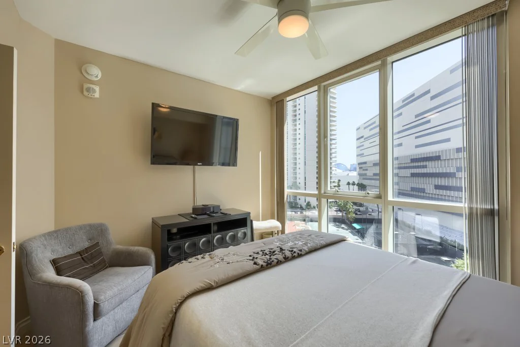 2747 Paradise, Las Vegas, NV 89109