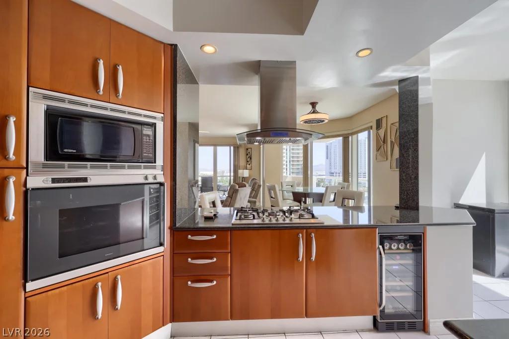 2747 Paradise, Las Vegas, NV 89109