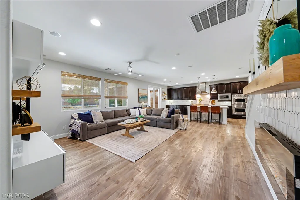 10432 Doman, Las Vegas, NV 89166
