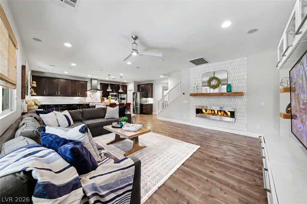10432 Doman, Las Vegas, NV 89166