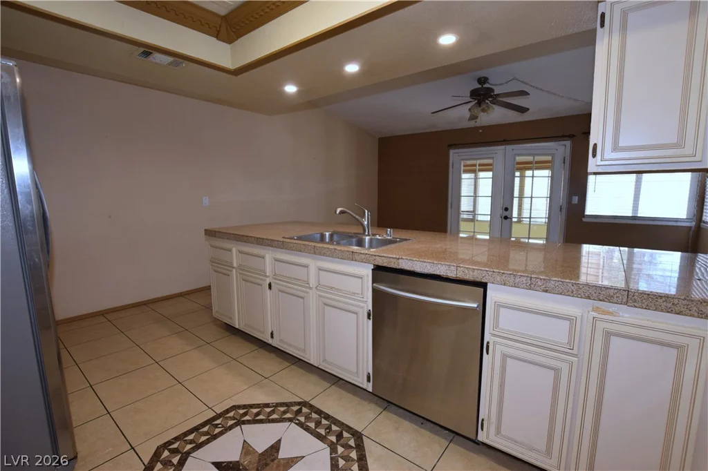 3607 Edinburgh, Las Vegas, NV 89103