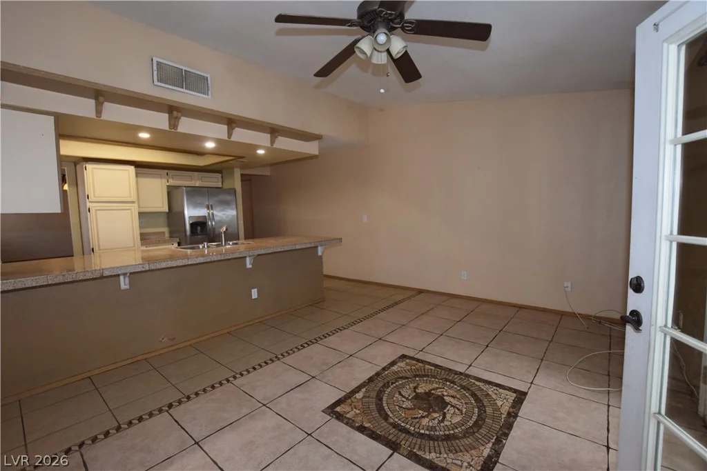 3607 Edinburgh, Las Vegas, NV 89103