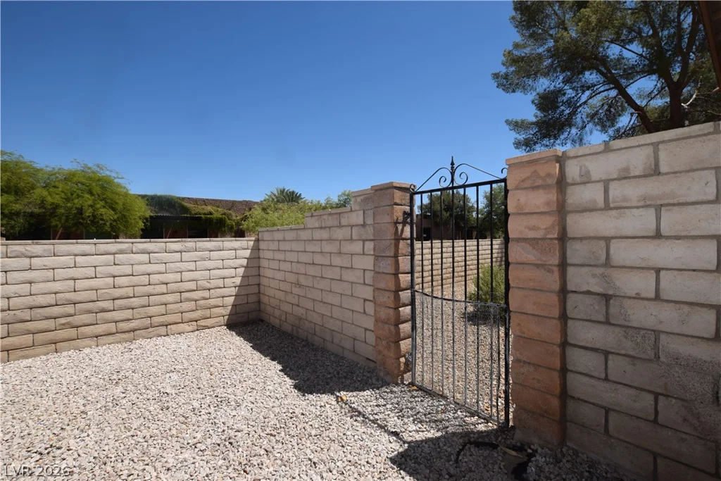 3607 Edinburgh, Las Vegas, NV 89103