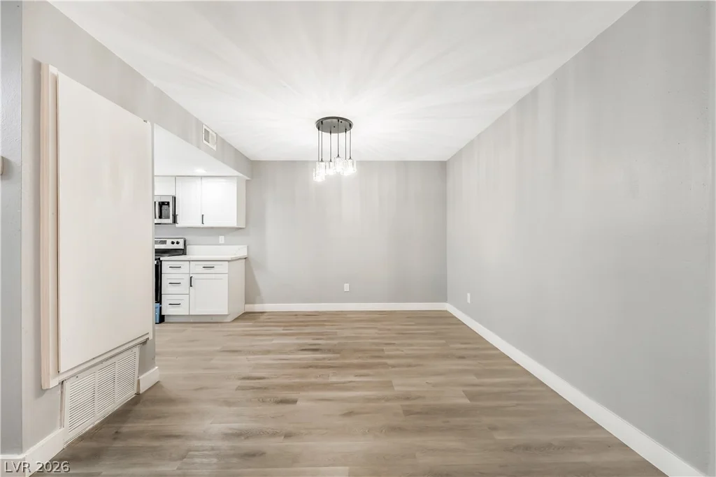 2080 Karen, Las Vegas, NV 89169