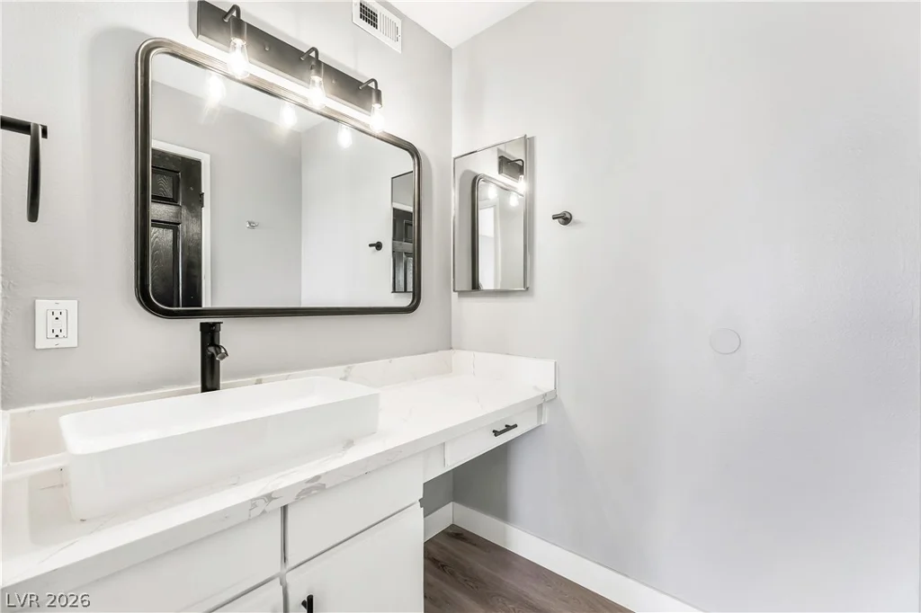 2080 Karen, Las Vegas, NV 89169