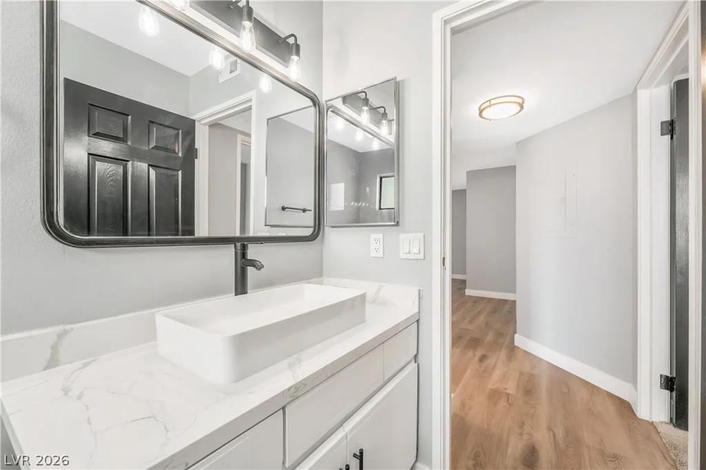 2080 Karen, Las Vegas, NV 89169