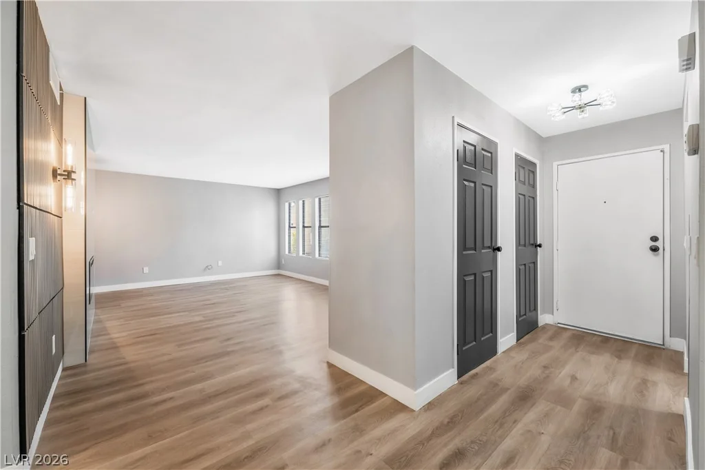 2080 Karen, Las Vegas, NV 89169